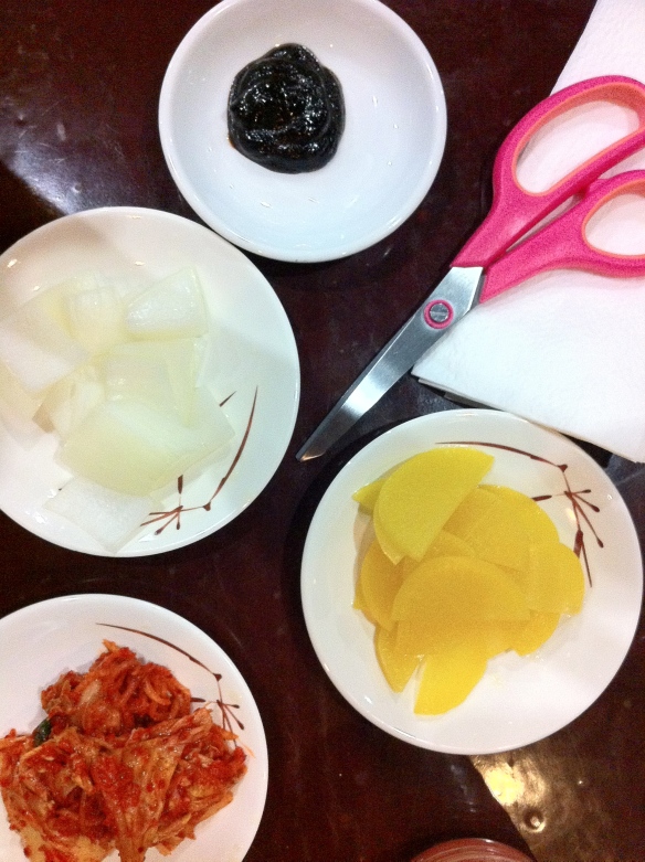 Side dishes + scissors for cutting up unweildingly long noodles